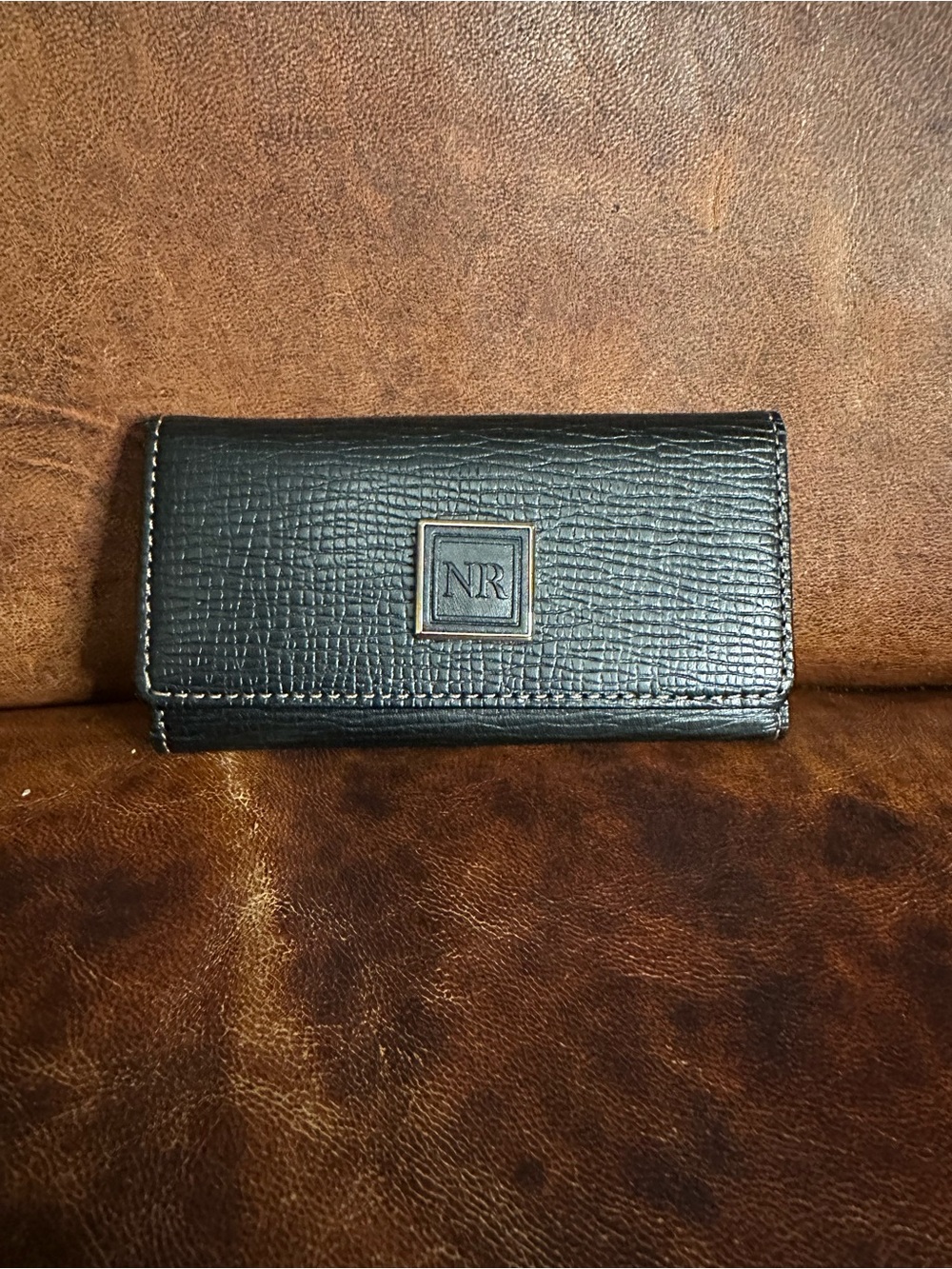 NINA RICCI Black Leather 4-Hook Key Case Wallet Gold Hardware